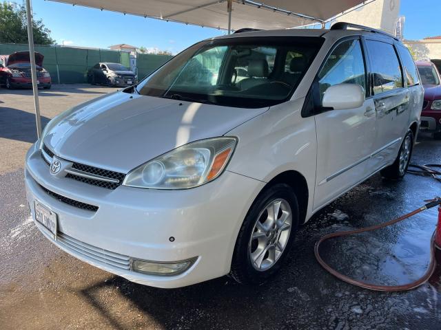 2004 TOYOTA SIENNA